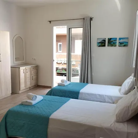 Lilian's Seaview-party Street-youth Apartament