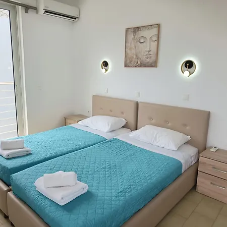 Lilian's Seaview-party Street-youth Apartament *